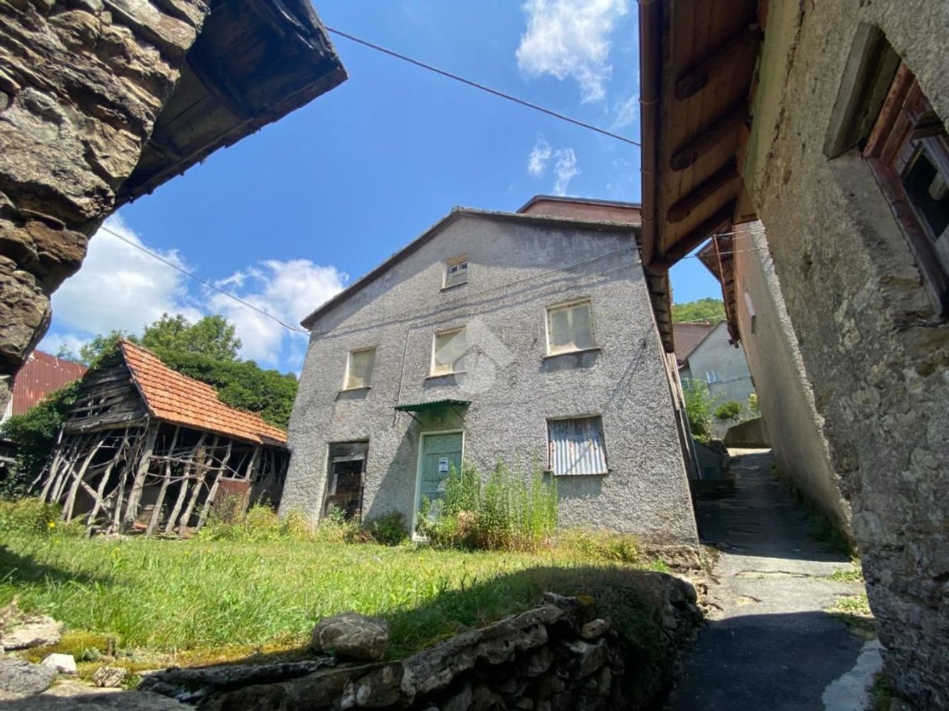 3 bedrooms House in Montoggio, Italy No. 81546