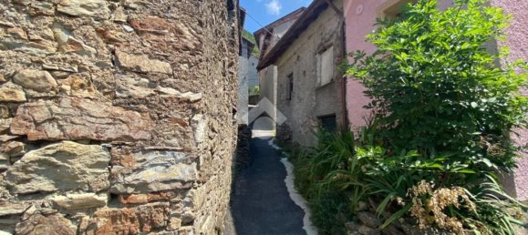 3 bedrooms House in Montoggio, Italy No. 81546 17