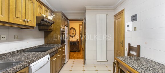 4 bedrooms Apartment in Oviedo, Spain No. 148670 22