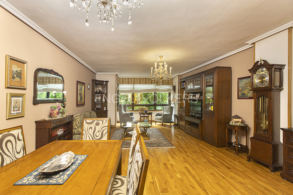 4 bedrooms Apartment in Oviedo, Spain No. 148670