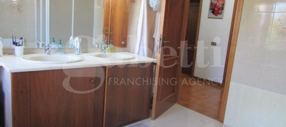 Квартира с 7 комнатами в Роккастрада, Италия № 76030 26