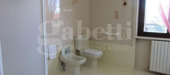 Квартира с 7 комнатами в Роккастрада, Италия № 76030 25