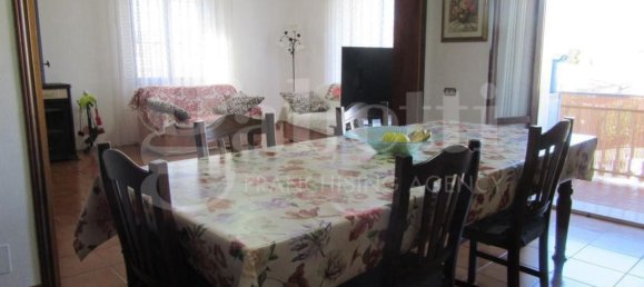 Квартира с 7 комнатами в Роккастрада, Италия № 76030 9