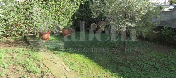 Квартира с 7 комнатами в Роккастрада, Италия № 76030 36