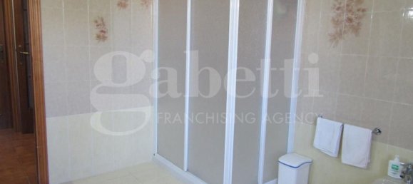 Квартира с 7 комнатами в Роккастрада, Италия № 76030 27