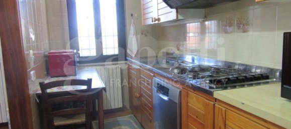 Квартира с 7 комнатами в Роккастрада, Италия № 76030 11