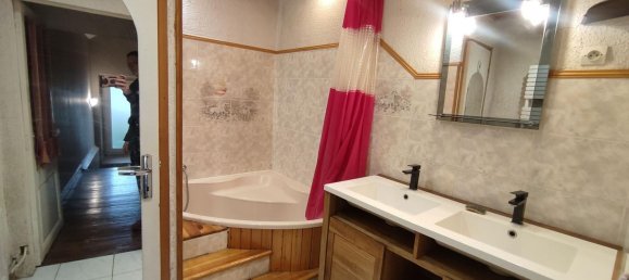 2 bedrooms Villa in Courtempierre, France No. 82945 8