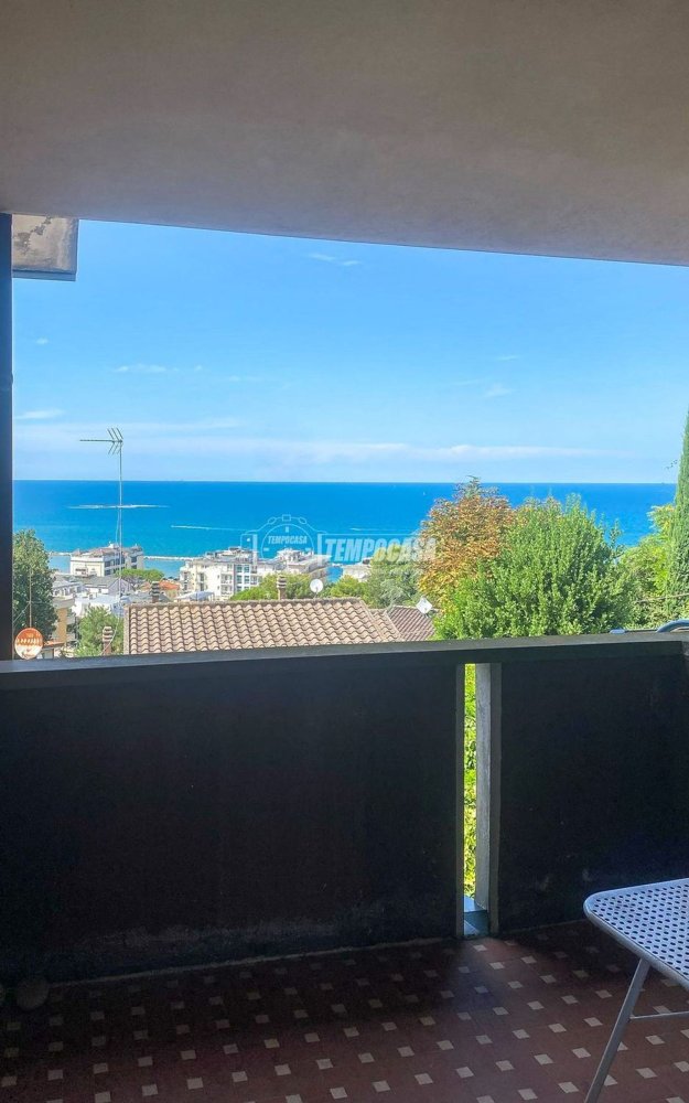 3غرفة شقة في Gabicce Mare, Italy رقم 278812