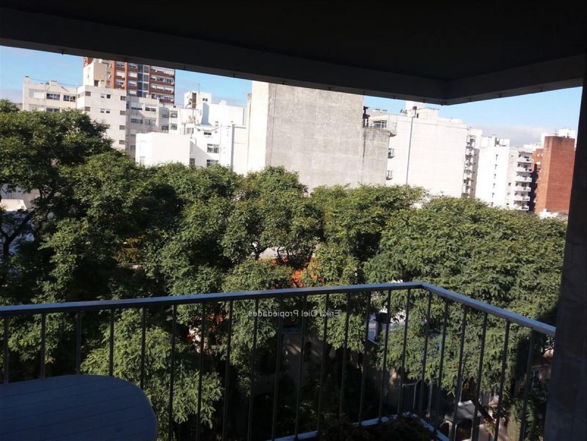 3 bedrooms Apartment in Montevideo, Uruguay No. 4370