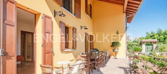 4 bedrooms House in Monticello Brianza, Italy No. 263285 3