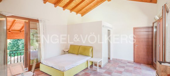 4 bedrooms House in Monticello Brianza, Italy No. 263285 12