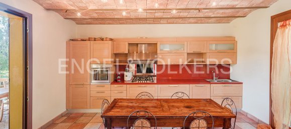 4 bedrooms House in Monticello Brianza, Italy No. 263285 8