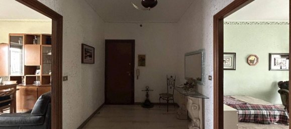 3غرفة شقة في Turin, Italy رقم 38109 13