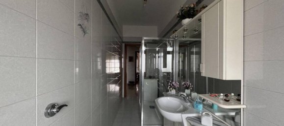 3غرفة شقة في Turin, Italy رقم 38109 12