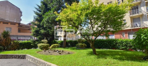 4 bedrooms Apartment in Turin, Italy No. 364044 3