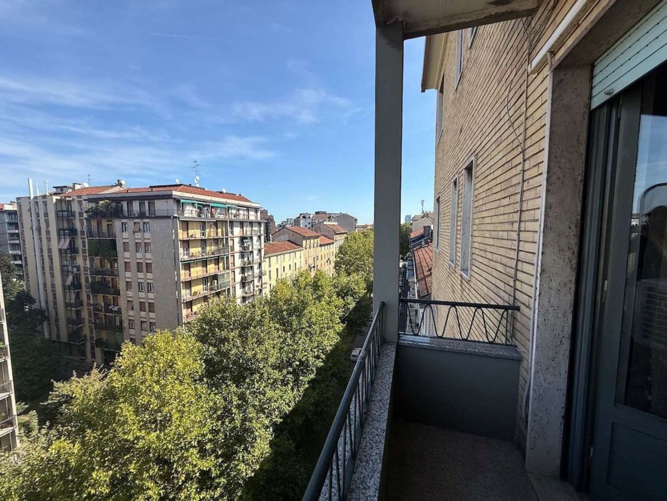 Apartamento de 2 dormitorios en Milan, Italy No. 382289