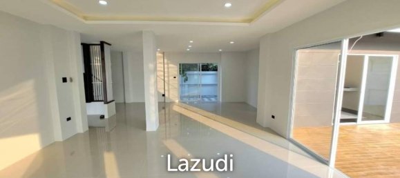 3 chambres Café / restaurant à Pattaya, Thailand No. 13670 2