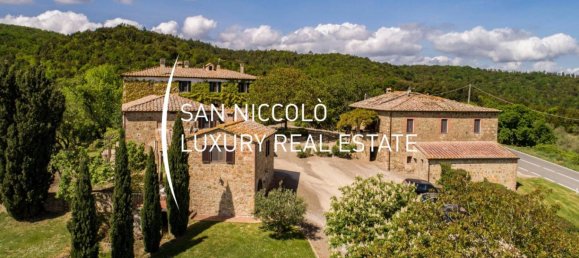 10 bedrooms House in Murlo, Italy No. 211959 6