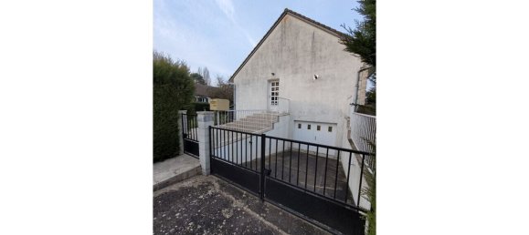 2 bedrooms House in Bellegarde, France No. 324989 3