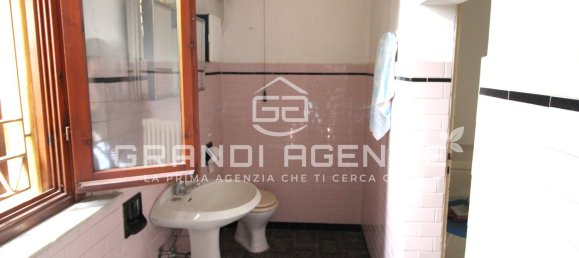 Villa de 5 habitaciónes en Castelnovo di Sotto, Italy No. 302790 16