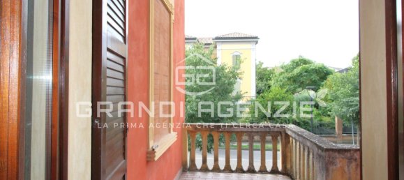 Villa de 5 habitaciónes en Castelnovo di Sotto, Italy No. 302790 28