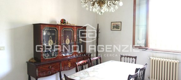Villa de 5 habitaciónes en Castelnovo di Sotto, Italy No. 302790 11