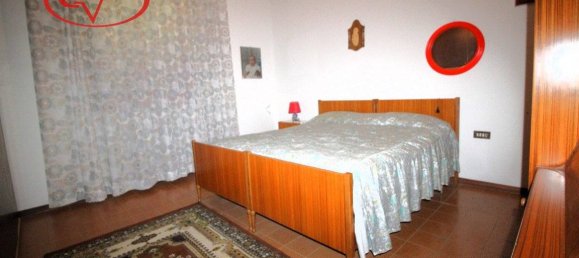 4 bedrooms House in Castelfranco Piandiscò, Italy No. 91003 31