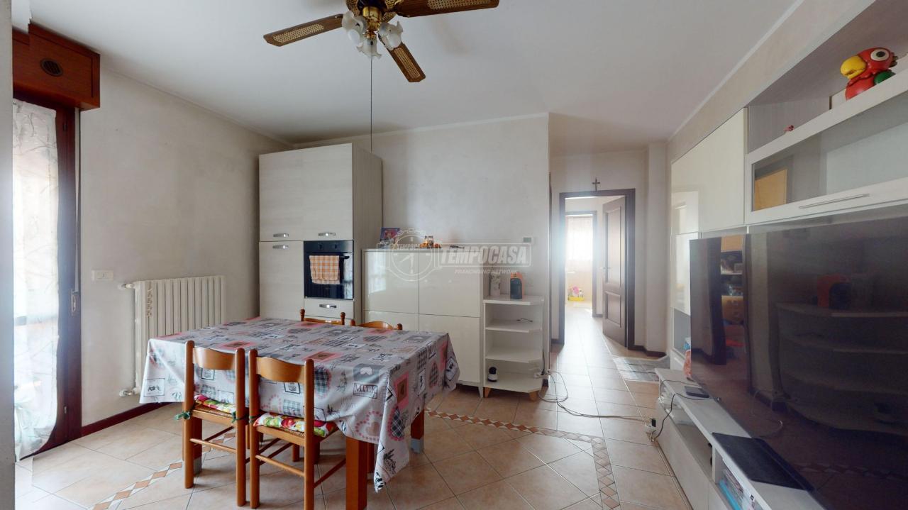 Apartamento de 3 habitaciónes en Mirandola, Italy No. 18328