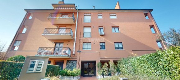 Apartamento de 3 habitaciónes en Mirandola, Italy No. 18328 18