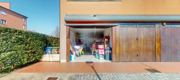 Apartamento de 3 habitaciónes en Mirandola, Italy No. 18328 15