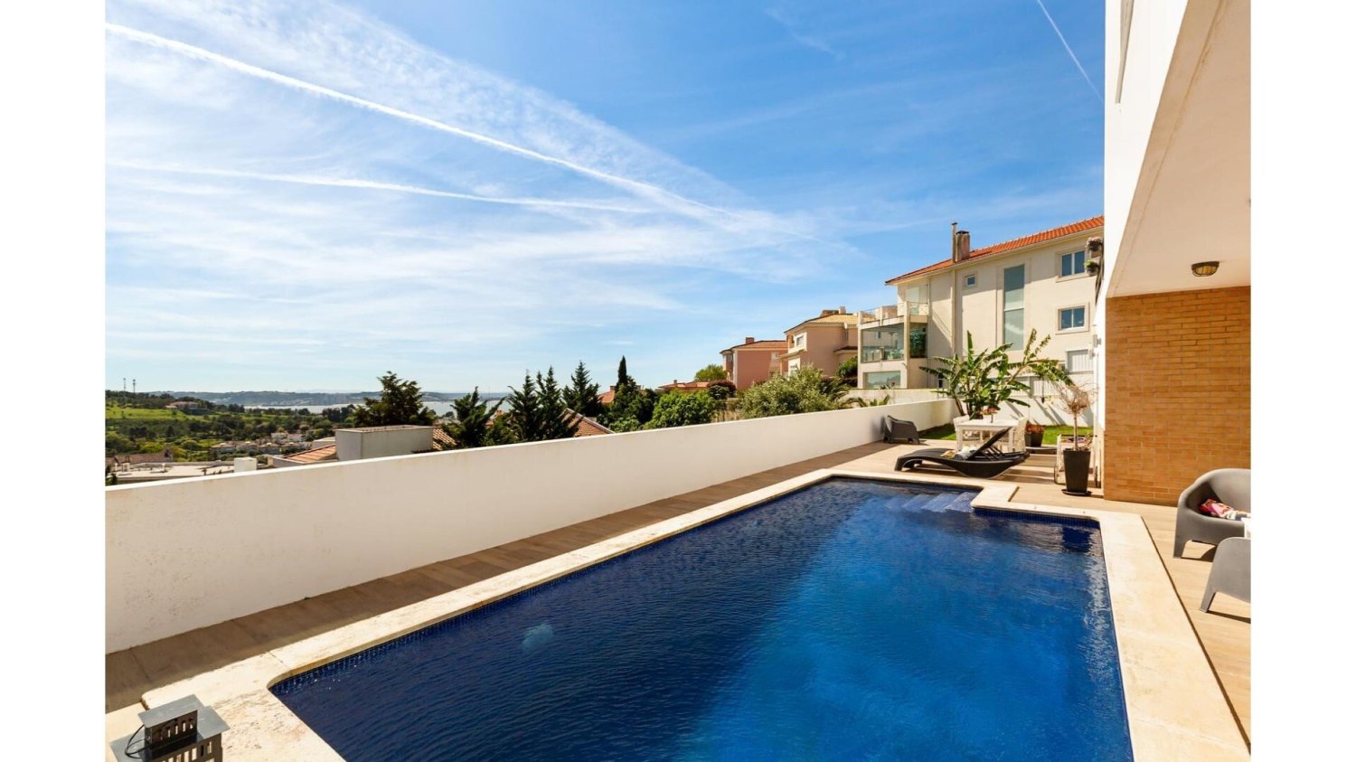 5 bedrooms Villa in Oeiras, Portugal No. 191163