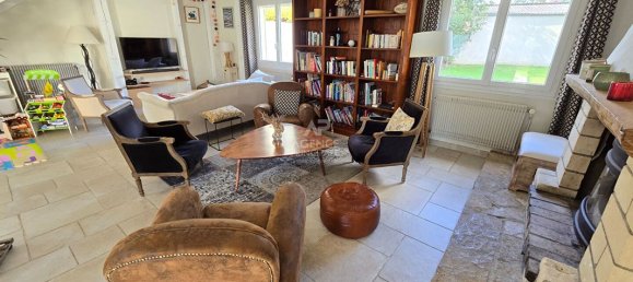 Casa de 4 dormitorios en Osny, France No. 163830 5