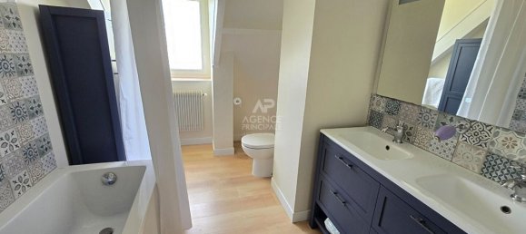 Casa de 4 dormitorios en Osny, France No. 163830 10