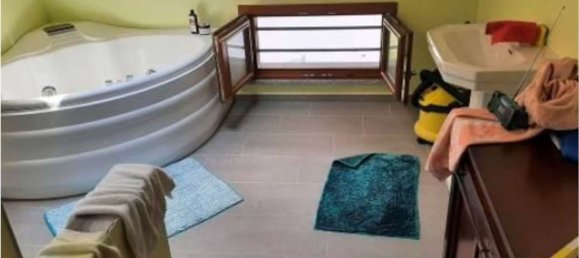 Apartamento de 8 habitaciónes en Gazzada Schianno, Italy No. 262465 12