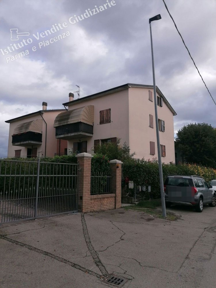 3غرفة شقة في Fontanellato, Italy رقم 211760