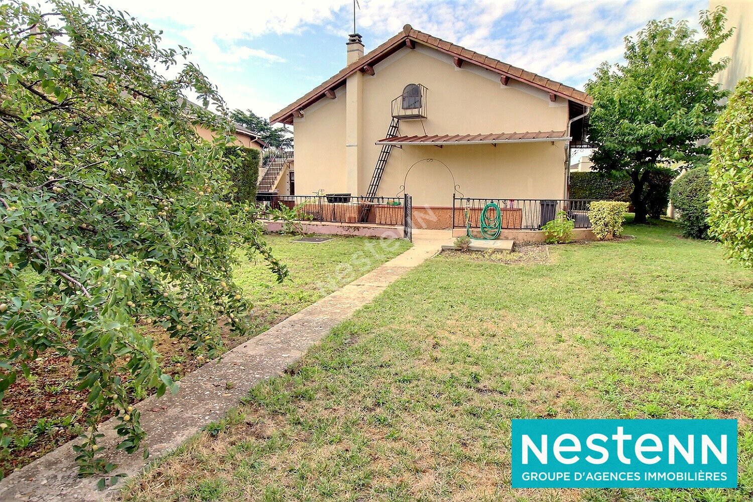 2 Schlafzimmer Haus in Decines-Charpieu, France, Nr. 334595