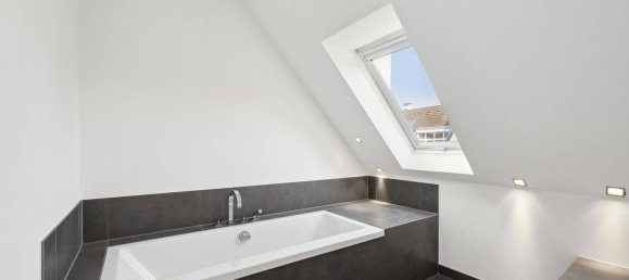 3 bedrooms Townhouse in Dusseldorf, Germany No. 6305 12