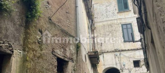 5 rooms Apartment in Giffoni Valle Piana, Italy No. 321899 2