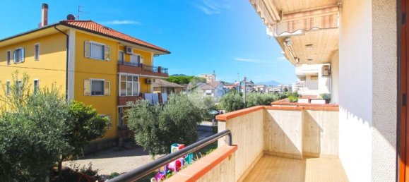 Apartamento de 3 dormitorios en Alba Adriatica, Italy No. 323163 22