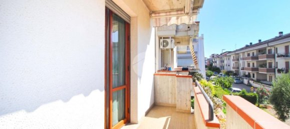 Apartamento de 3 dormitorios en Alba Adriatica, Italy No. 323163 21