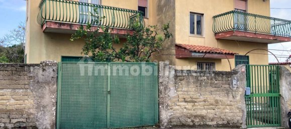 5 rooms Building in Naples, Italy No. 128957 5