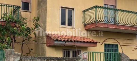 5 rooms Building in Naples, Italy No. 128957 3