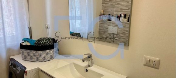 2 Schlafzimmer Wohnung in Gavirate, Italy, Nr. 359532 9