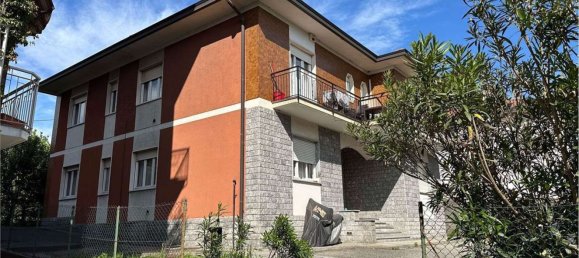 2 Schlafzimmer Wohnung in Gavirate, Italy, Nr. 359532 16