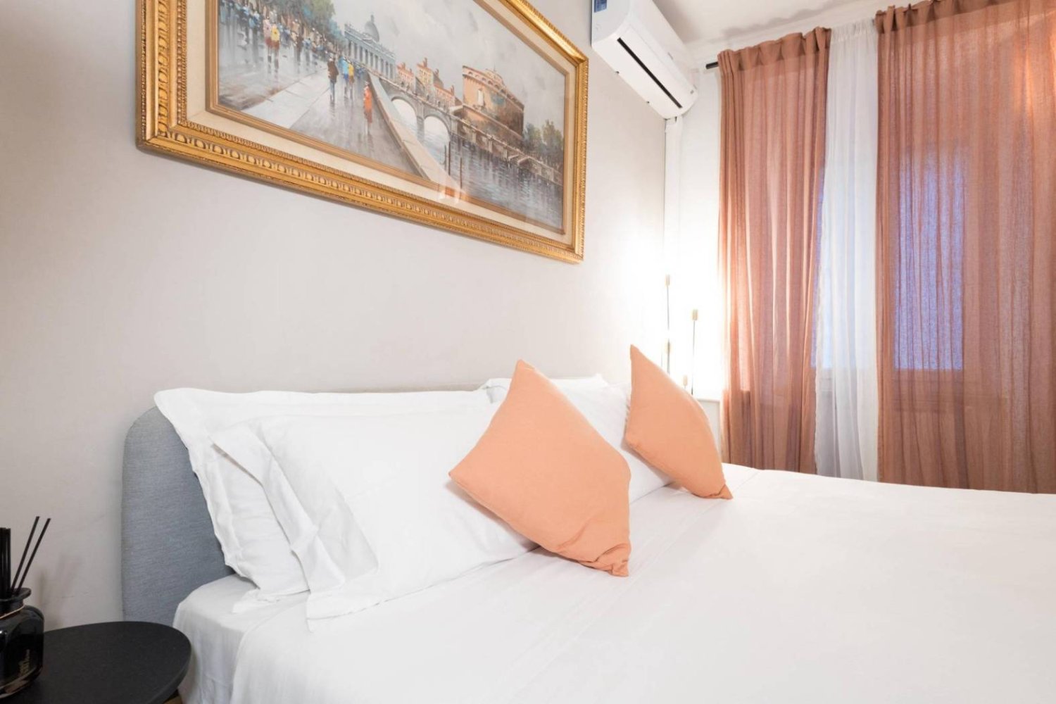 3 rooms Hotel in Rome, Italy No. 207129