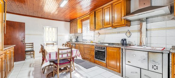 4 bedrooms House in Guilhofrei, Portugal No. 39748 7