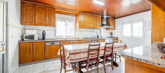 4 bedrooms House in Guilhofrei, Portugal No. 39748 6