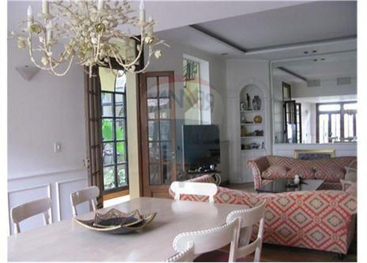 4 bedrooms House in Buenos Aires, Argentina No. 100092