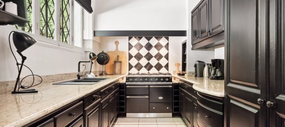 4 bedrooms Villa in Mougins, France No. 1976 5