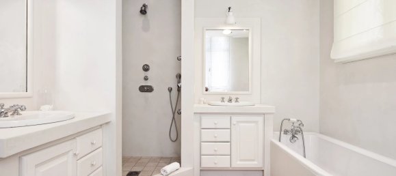 4 bedrooms Villa in Mougins, France No. 1976 3